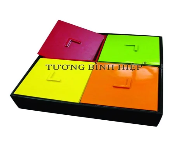 Hộp mứt sơn mài vuông